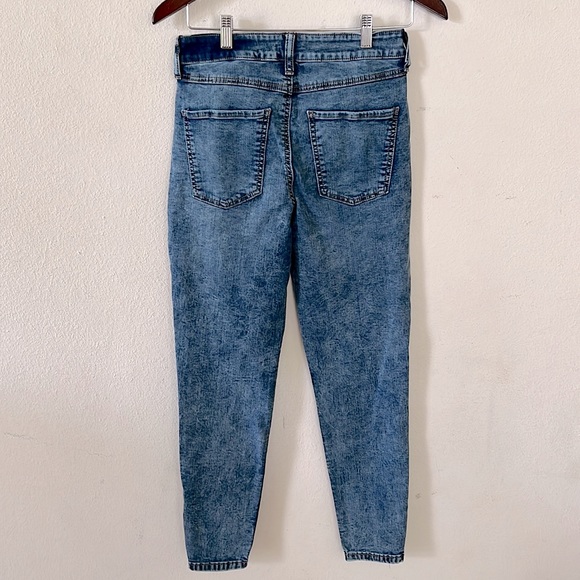 2/$25 SO High Rise Curvy Jeggings - Picture 2 of 11